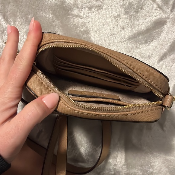 Tan Michael kors mini cross body bag - Picture 2 of 2